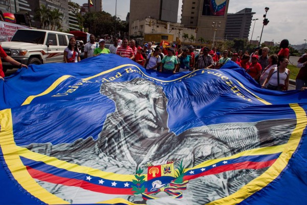 Opositores marchan en Venezuela en recuerdo a los fallecidos hace un año