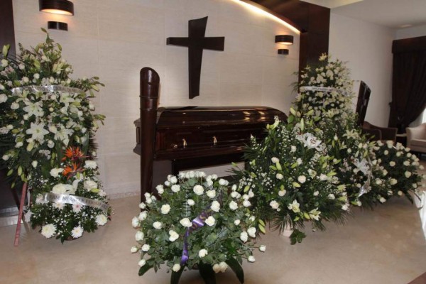 Llevan a mujer enferma a funeraria para esperar su muerte