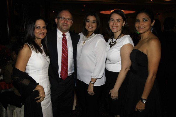 Hermandad educativa navideña de la Escuela Internacional Sampedrana