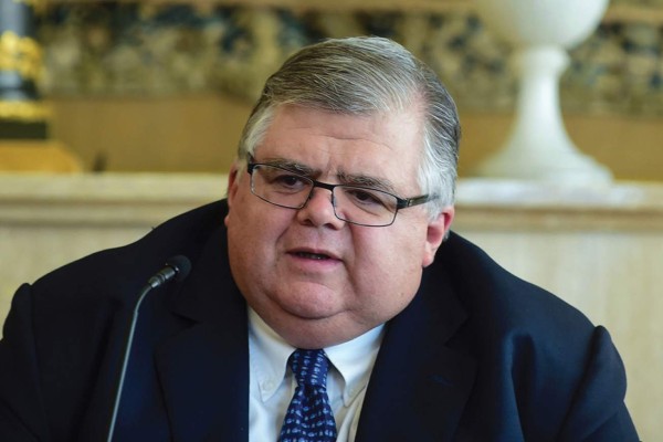 Carstens: llegó el turno de la política fiscal