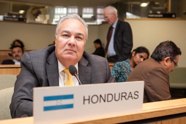 Embajador hondureño preside Consejo Internacional del Café