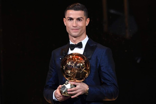 Cristiano Ronaldo conquista su quinto Balón de Oro y empata a Messi