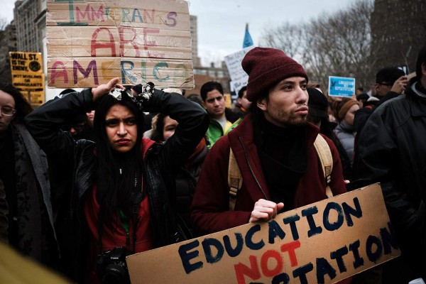 Trump arranca redadas contra los inmigrantes