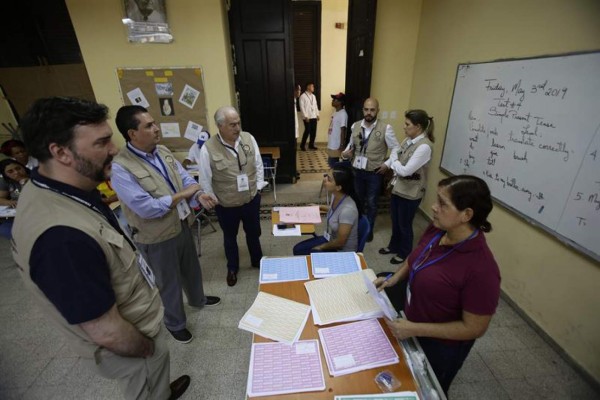 Cierran centros de votación en Panamá sin claro favorito