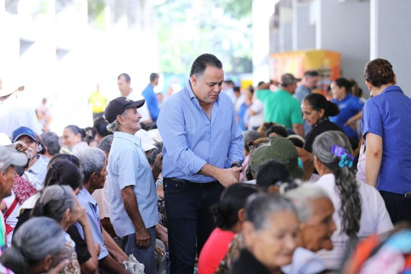 Apoyo social de Calidonio priorizó a adultos mayores y discapacitados
