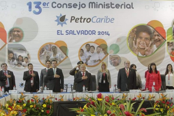 El Salvador ingresa a Petrocaribe