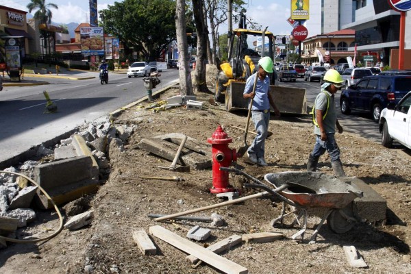 Eliminarán algunos giros a la izquierda en calles sampedranas
