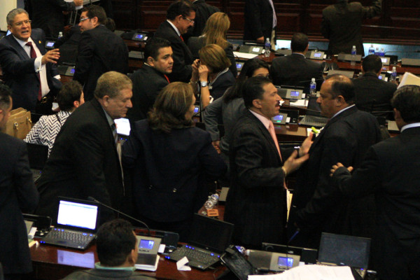 Diputados por Libre a punto de irse a los golpes en el Congreso