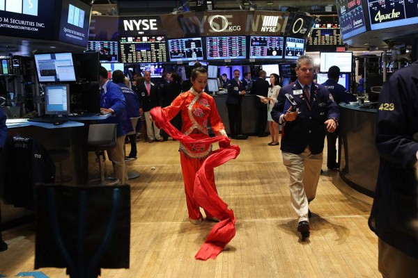 Wall Street cierra con pérdidas y el Dow Jones baja un 0.71%