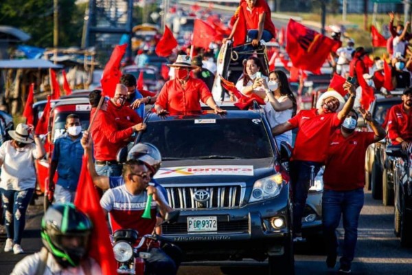 FOTOS: Con multitudinarias caravanas, Xiomara Castro y Tito Asfura cierran campaña en Cortés y Francisco Morazán