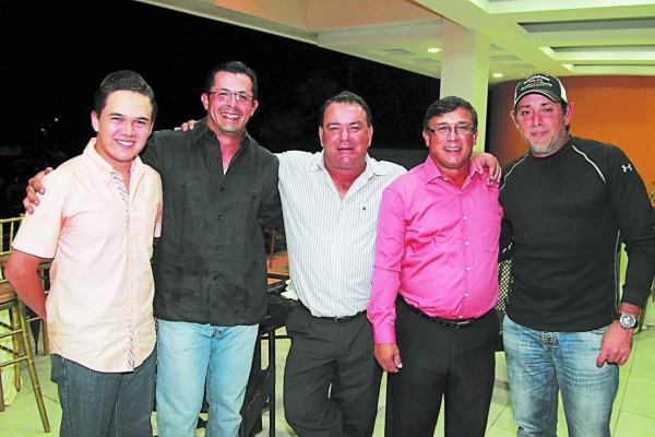 Fraternidad golfista brinda por los éxitos