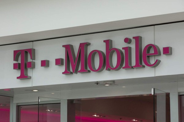 Hackean base de datos de T-Mobile y extraen información de 100 millones de clientes