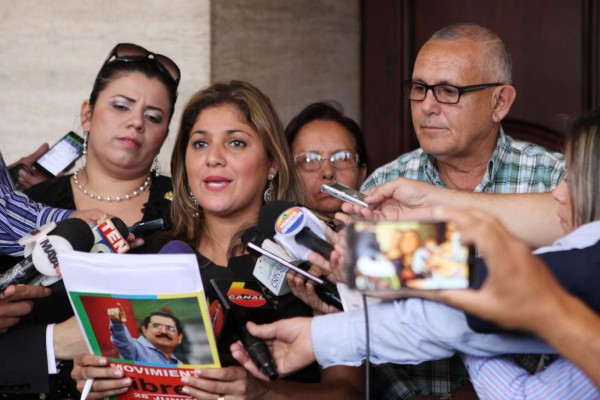 Tomás Zambrano: Solo ofrecí pan, café y confites a diputados de Libre