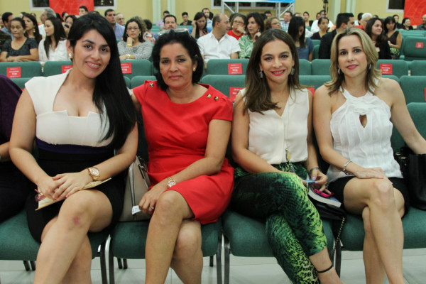 Ismael Cala charla con sampedranos