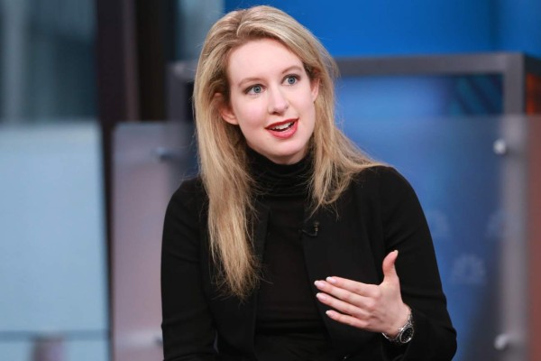 EEUU acusa de fraude a Elizabeth Holmes, la multimillonaria más joven