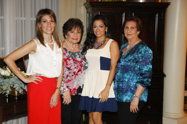 Estefanía Marinakys despide su soltería