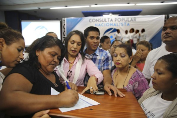 Partido Nacional ya ha recopilado medio millón de firmas