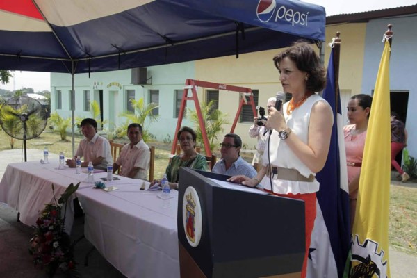Abren biblioteca para rehabilitación de jóvenes en San Pedro Sula