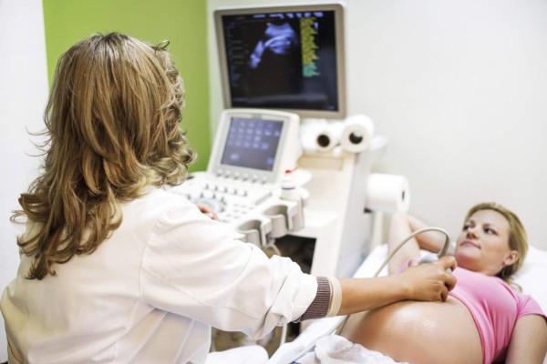 OMS recomienda hacer ecografía a todas embarazadas para detectar microcefalia