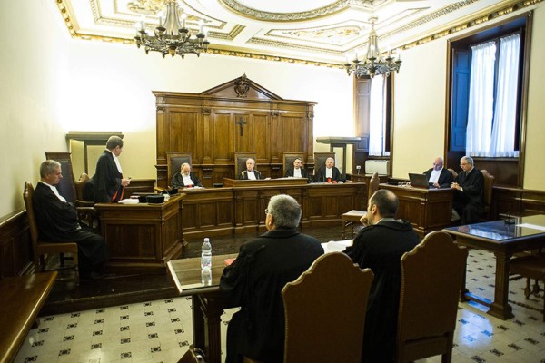 Inicia juicio por pederastia contra nuncio de Dominicana