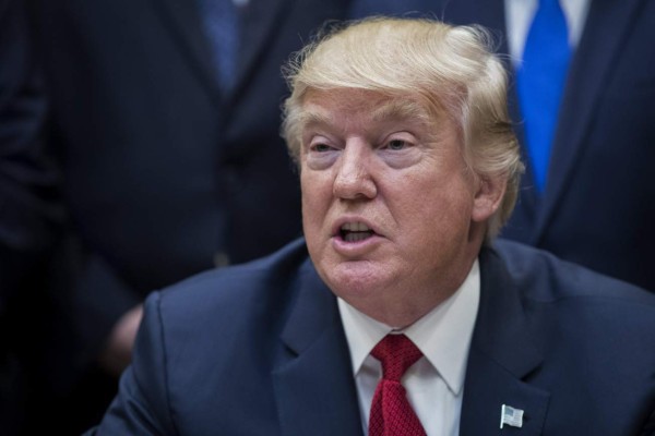 Trump acusa a los republicanos de hacer 'muy poco' para protegerle