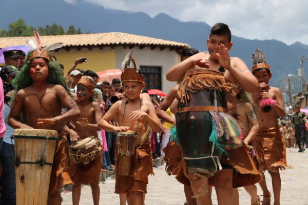 Gracias da ejemplo de identidad nacional al celebrar a Lempira