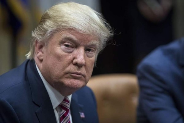 Trump habla de paz con el palestino Abás y le invita a la Casa Blanca