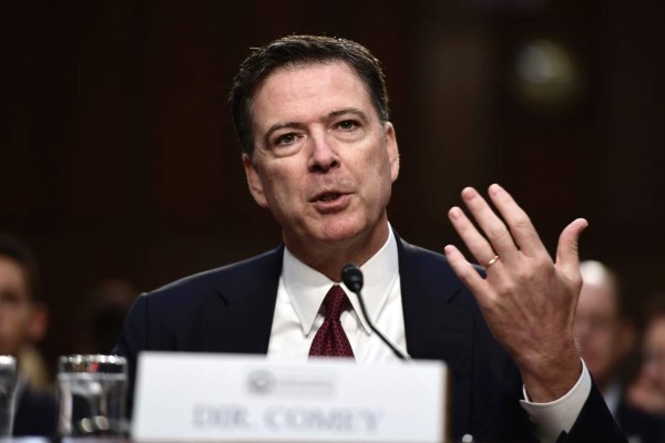 Comey da un testimonio demoledor sobre presiones de Trump al FBI
