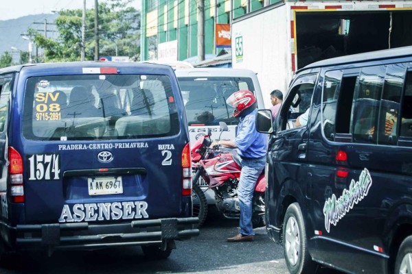 Conductores sampedranos: absoluto irrespeto a la ley