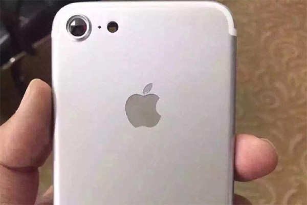Filtran imágenes del supuesto modelo del iPhone 7