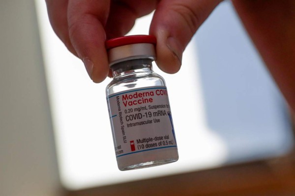 Moderna pide autorización de su vacuna anticovid para adolescentes en Europa y Canadá  