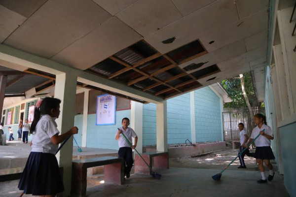 Piden con urgencia un nuevo techo para el centro básico