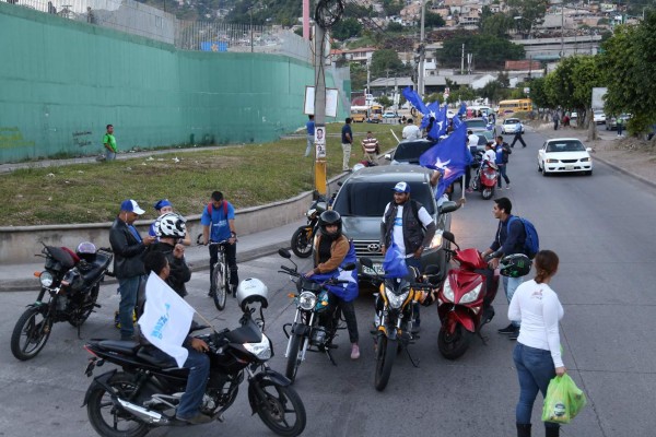 Con caravanas, nacionalistas reafirman apoyo a Hernández