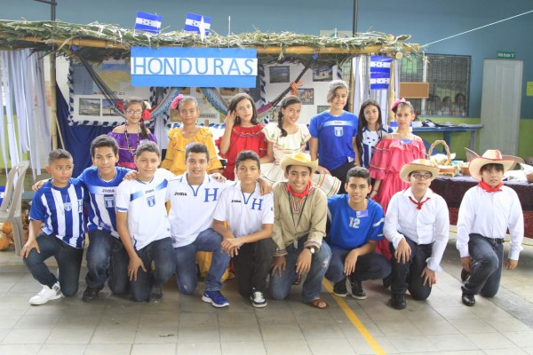 Fiesta multicultural en el instituto Pablo Menzel