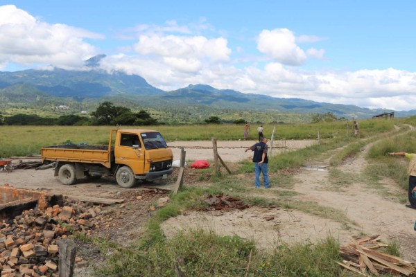 Construirán casas para afectados por falla