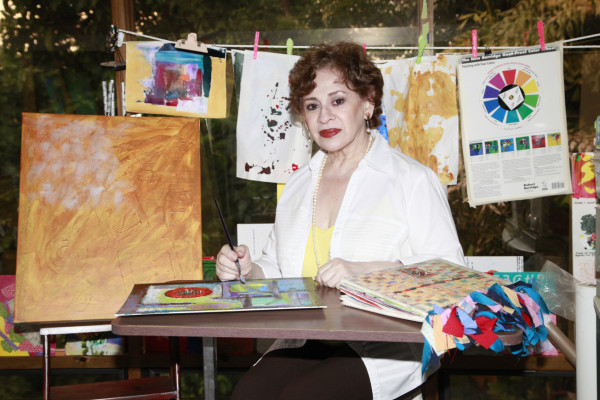 Damas unidas por el arte y la paz