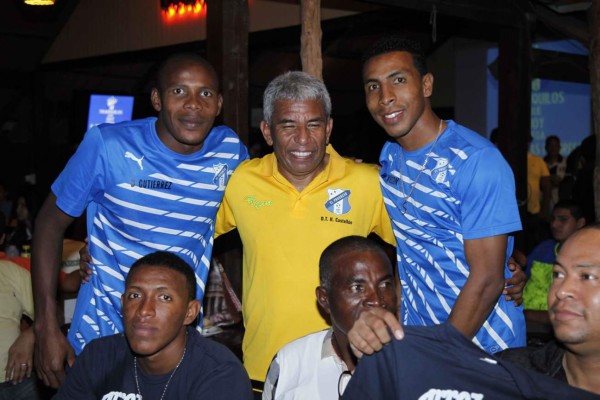 Festejo de campeón del Honduras Progreso en el que se valía beber