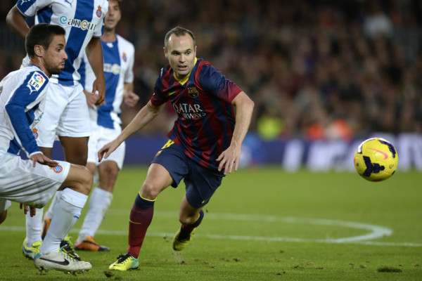 El Barça se lleva un flojo derbi catalán y consolida su liderato