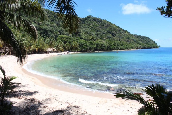 Disfrute el calor del Caribe de Honduras