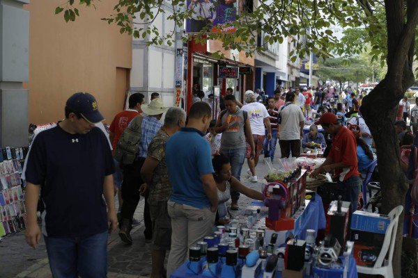 Oferta laboral para mayores de 30 años es cada vez más reducida, advierte Trabajo
