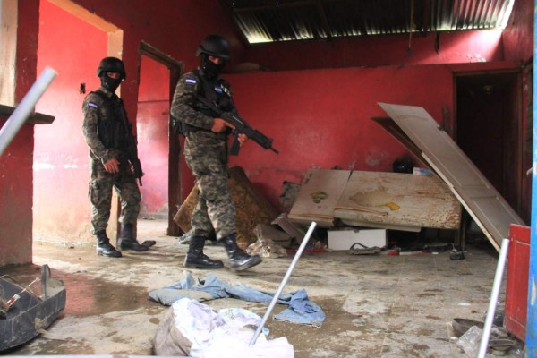 Allanan vivienda usada para distribuir drogas