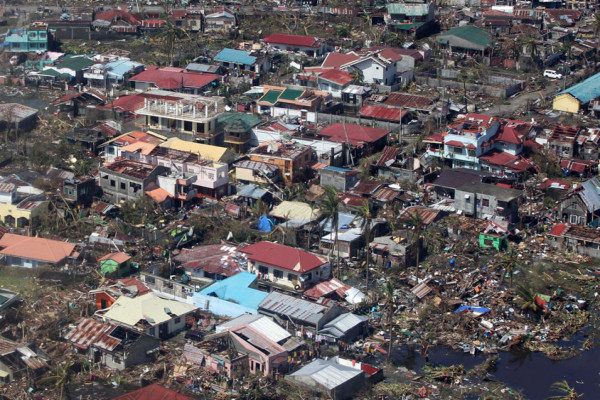 Filipinas estima más de 10 mil muertos tras el paso del tifón Haiyan