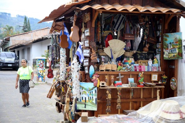 Valles y montañas: Aventura, paisajismo e historia