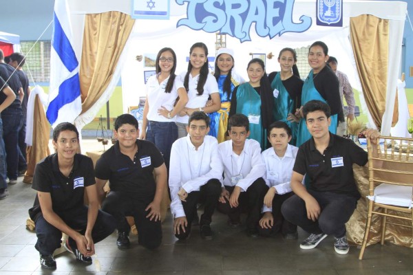 Fiesta multicultural en el instituto Pablo Menzel