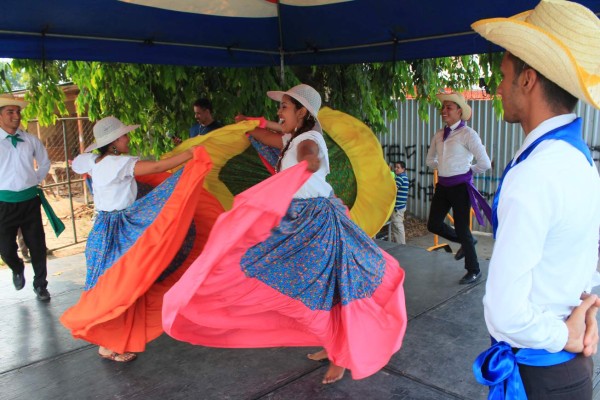 Con mariachis y danzas celebran 90 años del JTR