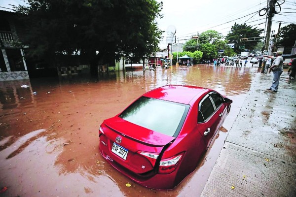 Fuertes lluvias por Gamma causan daños e inundaciones en Honduras