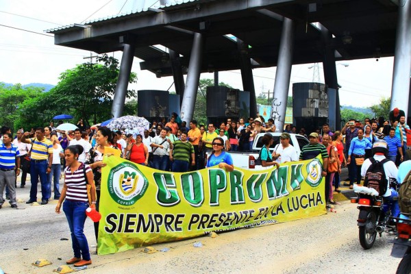 Deducen día no trabajado a maestros protestantes en Honduras