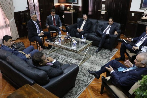 Magistrados del TSE y Mauricio Oliva se reunen por proyecto de nueva Ley Electoral