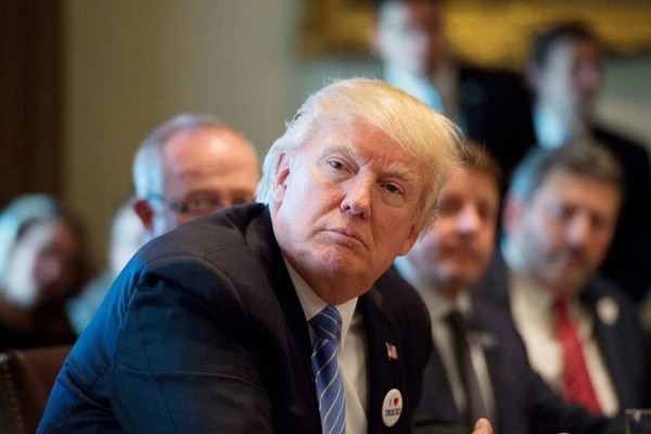 Trump pide mayores sanciones contra Corea del Norte por lanzamiento de misil