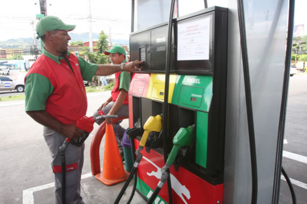 Precio de las gasolinas en Honduras bajarán hasta L0.64